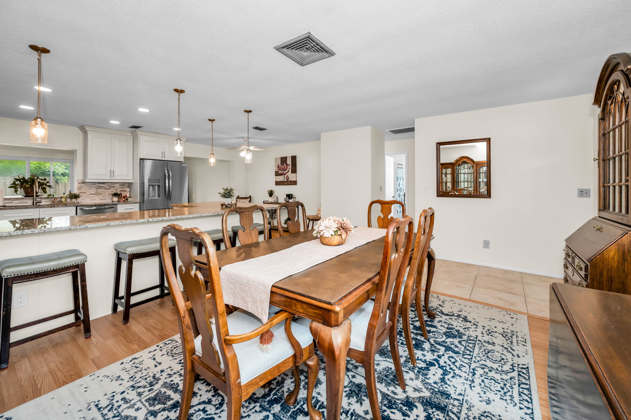 Dining Room4