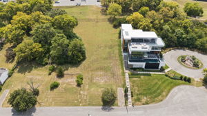  Photo 0