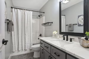Beautiful newly remodeled bathroom, even down to the toilet!