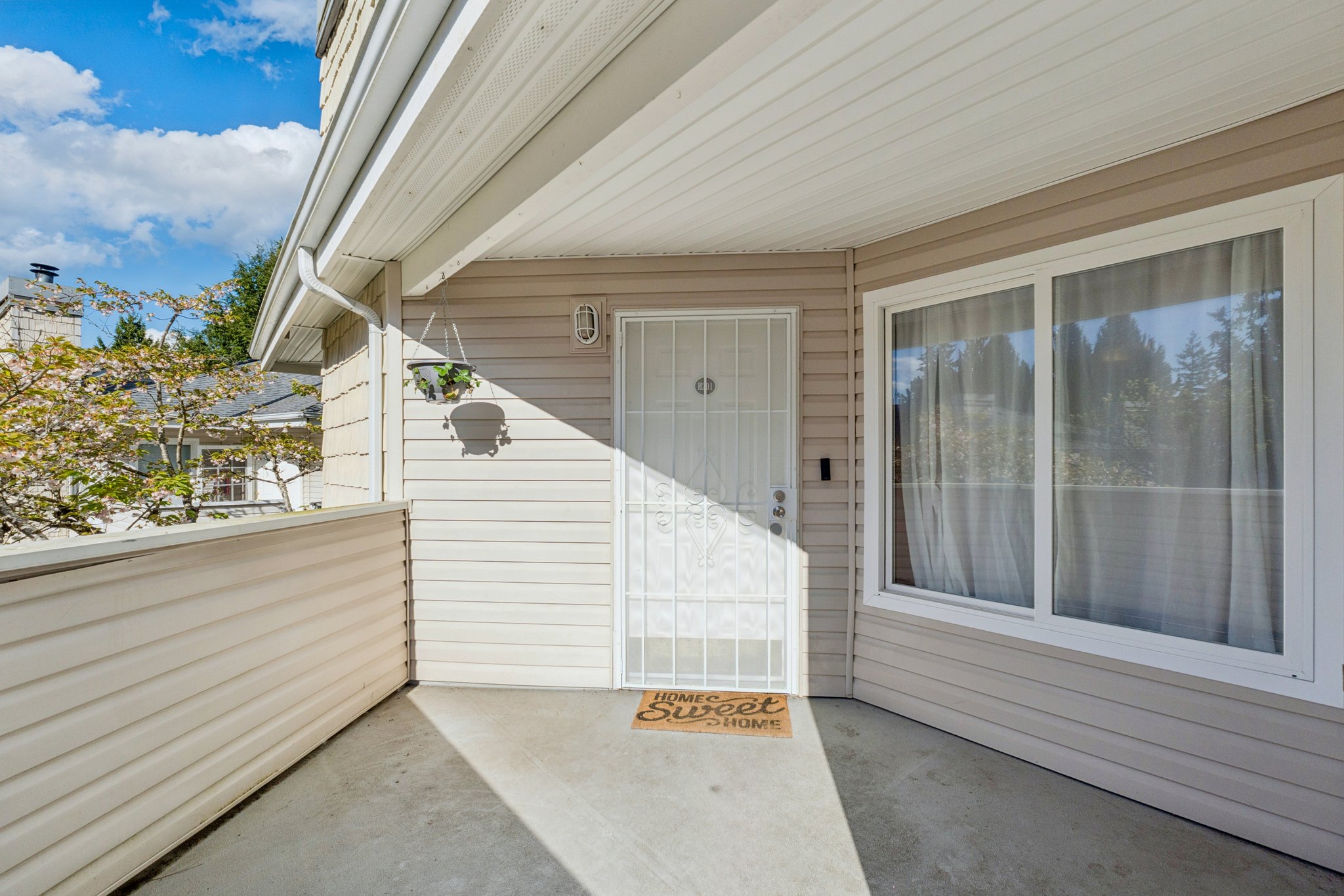 Market Pl H201-S1704-003.jpg