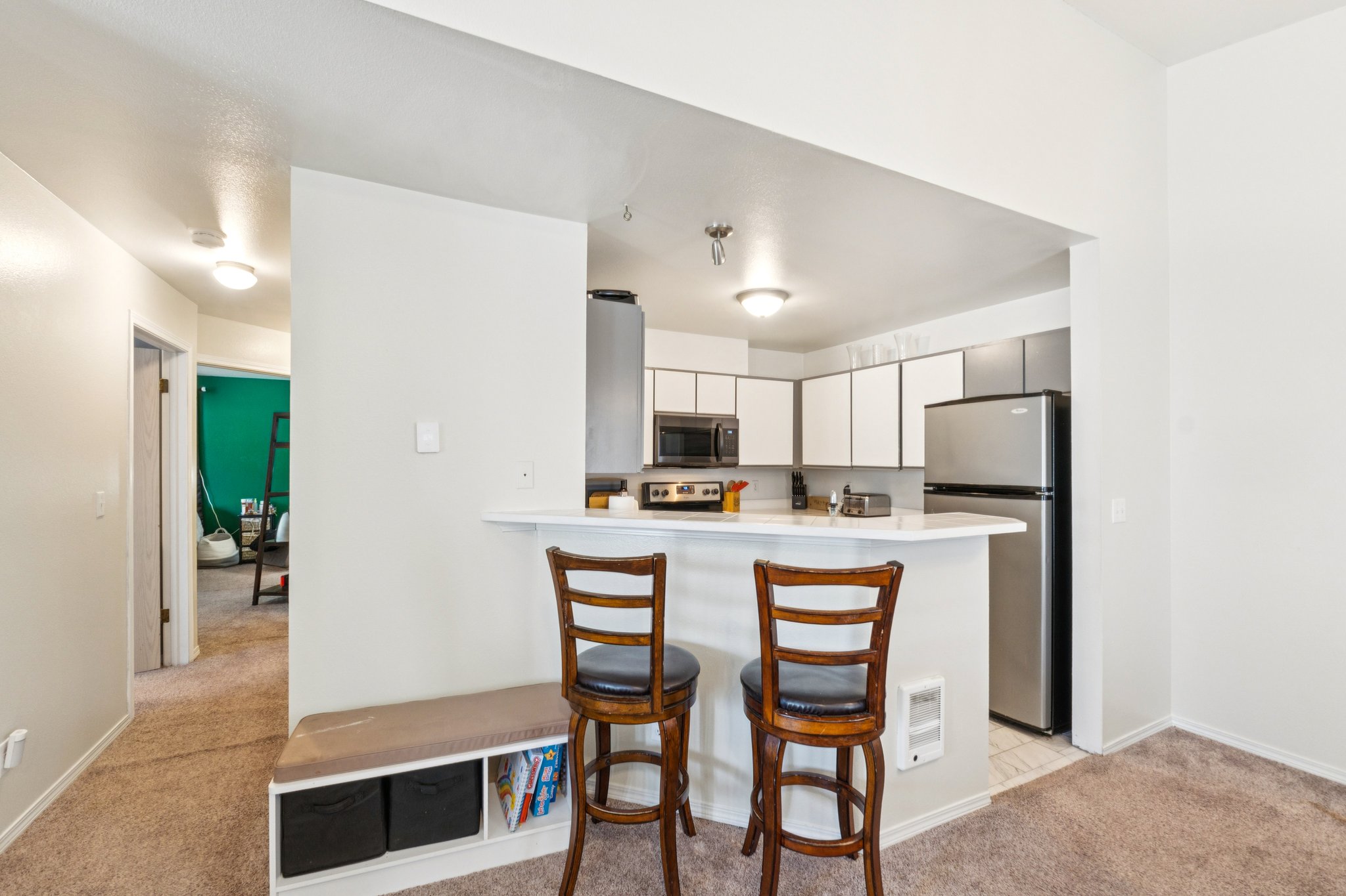 Market Pl H201-S1704-010.jpg