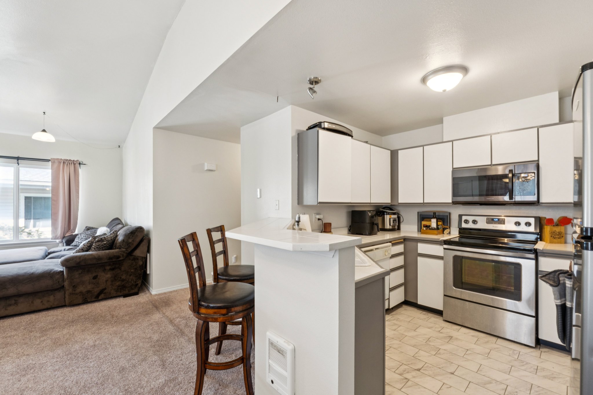 Market Pl H201-S1704-013.jpg