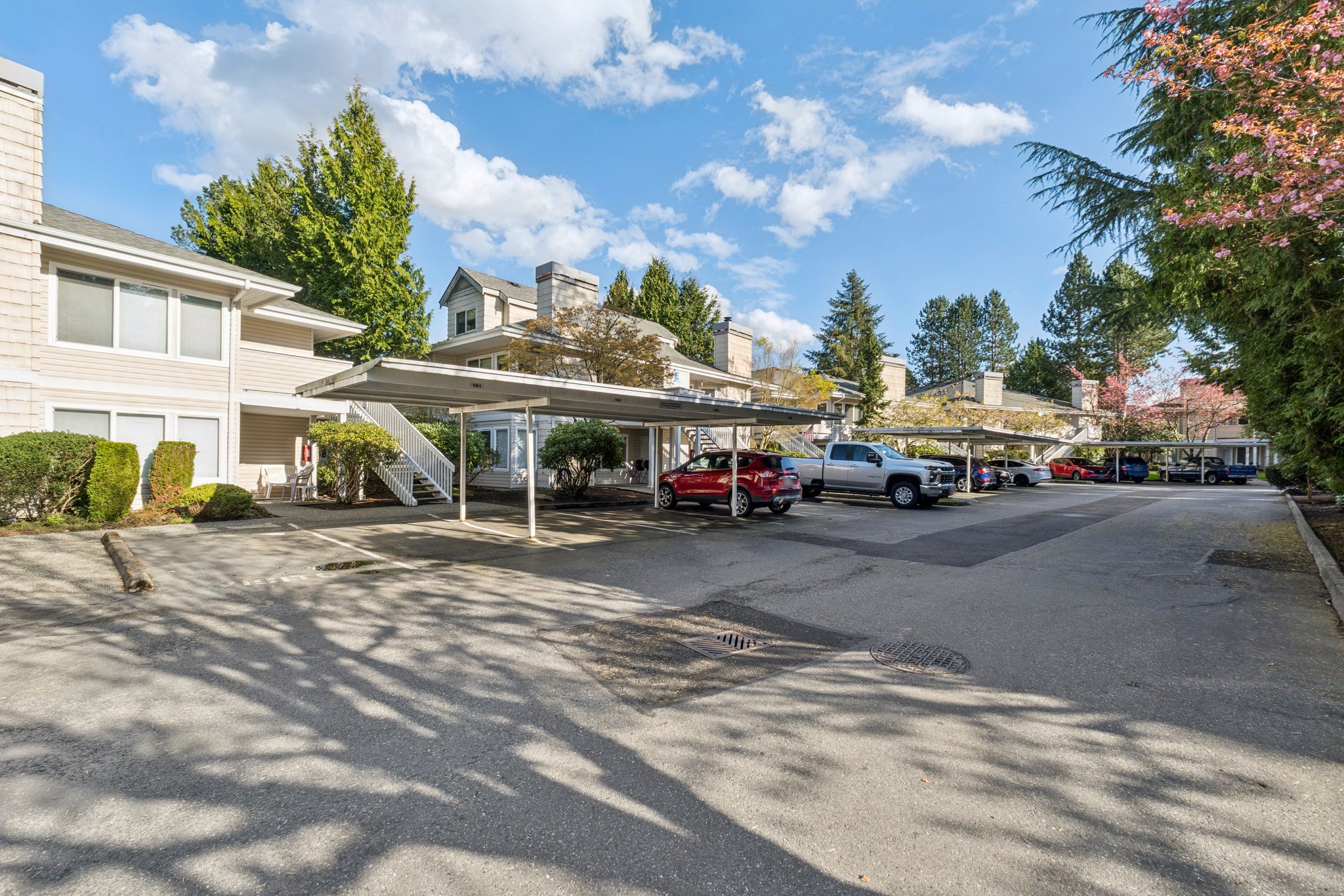 Market Pl H201-1704-901.jpg