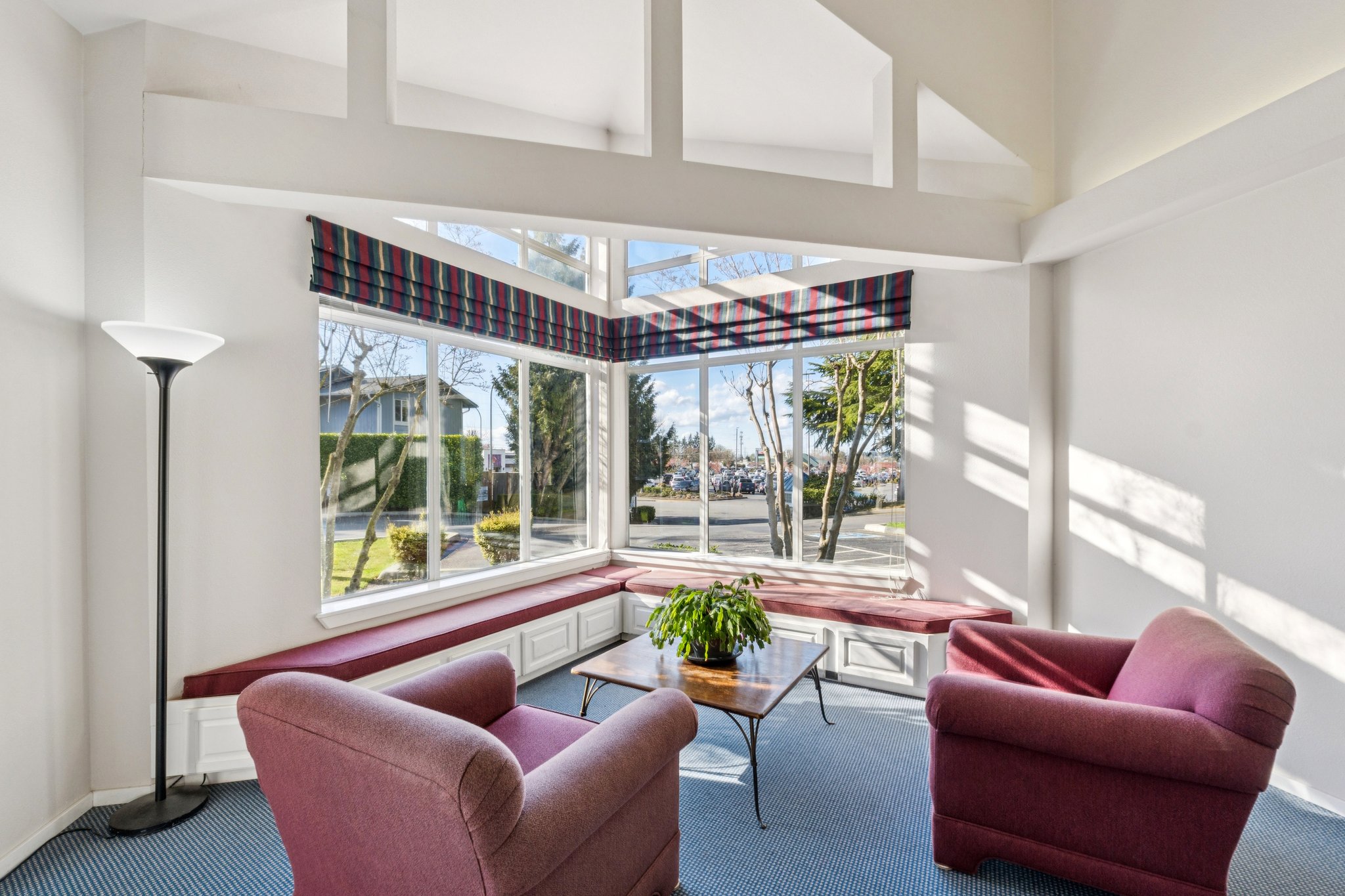 Market Pl H201-1704-904.jpg