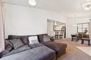 Market Pl H201-S1704-006.jpg