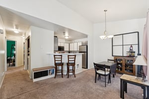 Market Pl H201-S1704-007.jpg