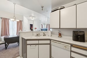 Market Pl H201-S1704-012.jpg