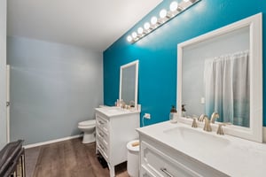 Market Pl H201-S1704-021.jpg