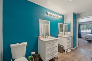 Market Pl H201-S1704-022.jpg