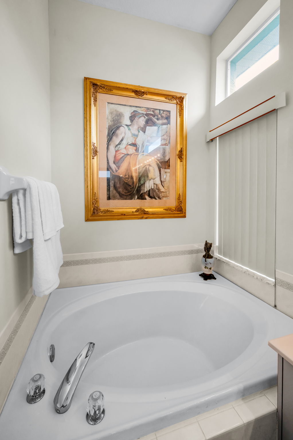 Primary Bathroom1b