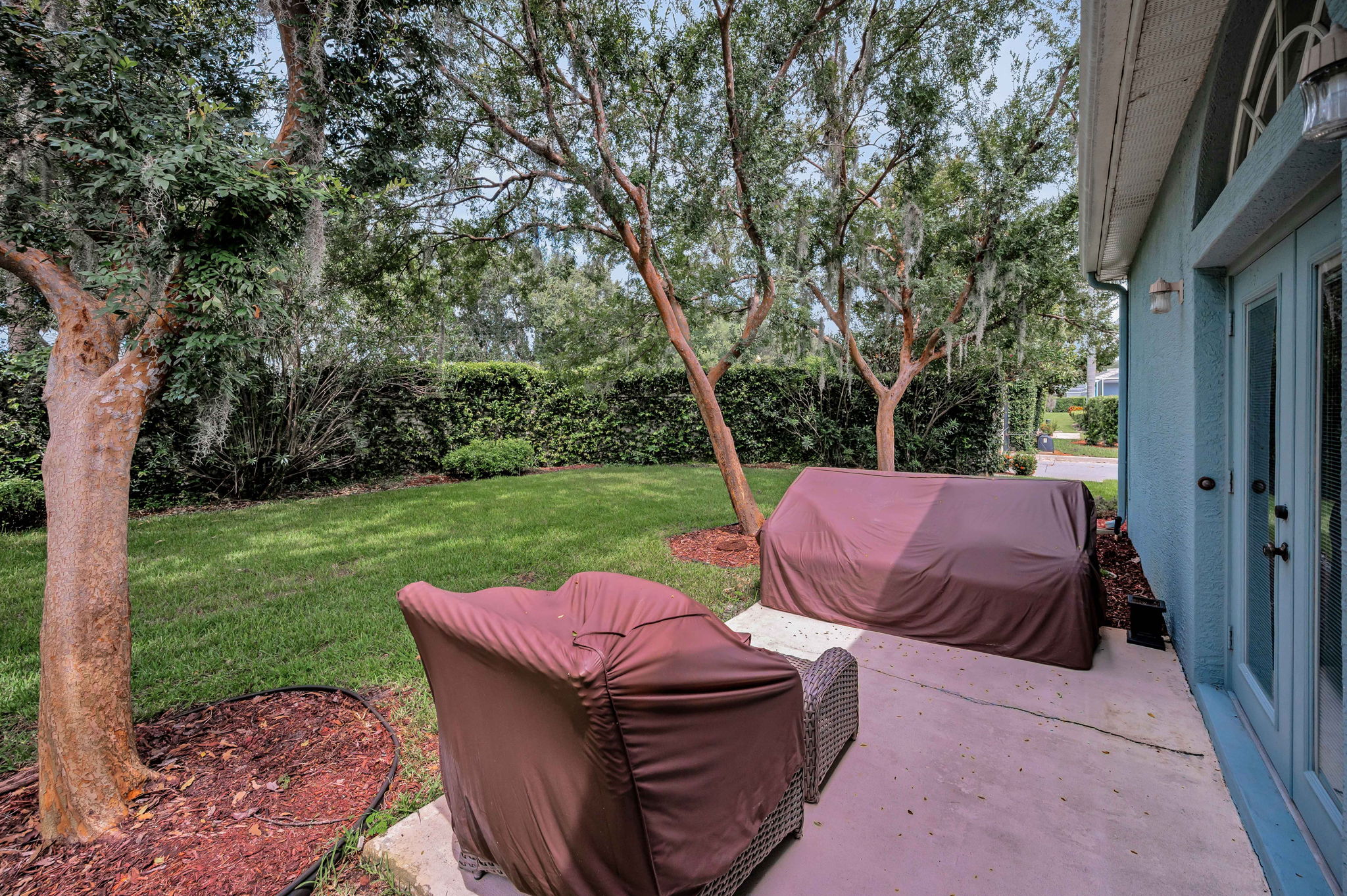 Side Patio1
