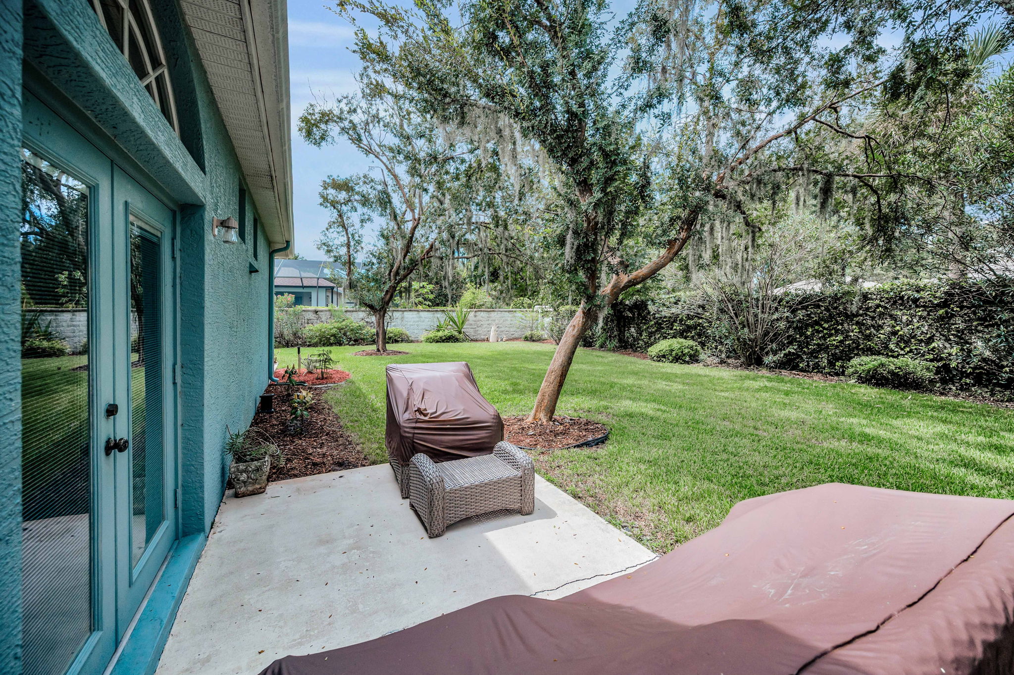 Side Patio2