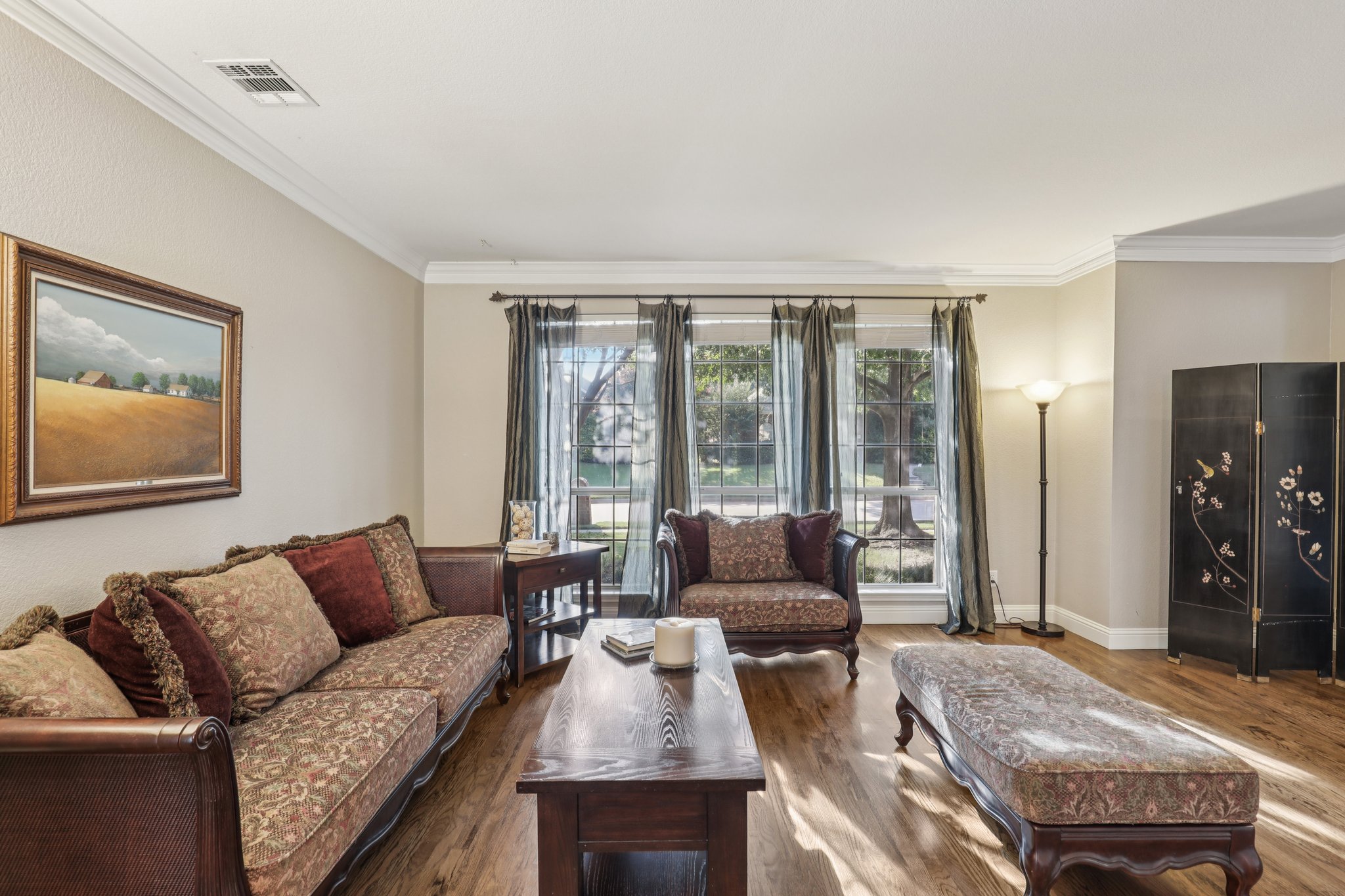 Longview Dr-S0210-009.jpg