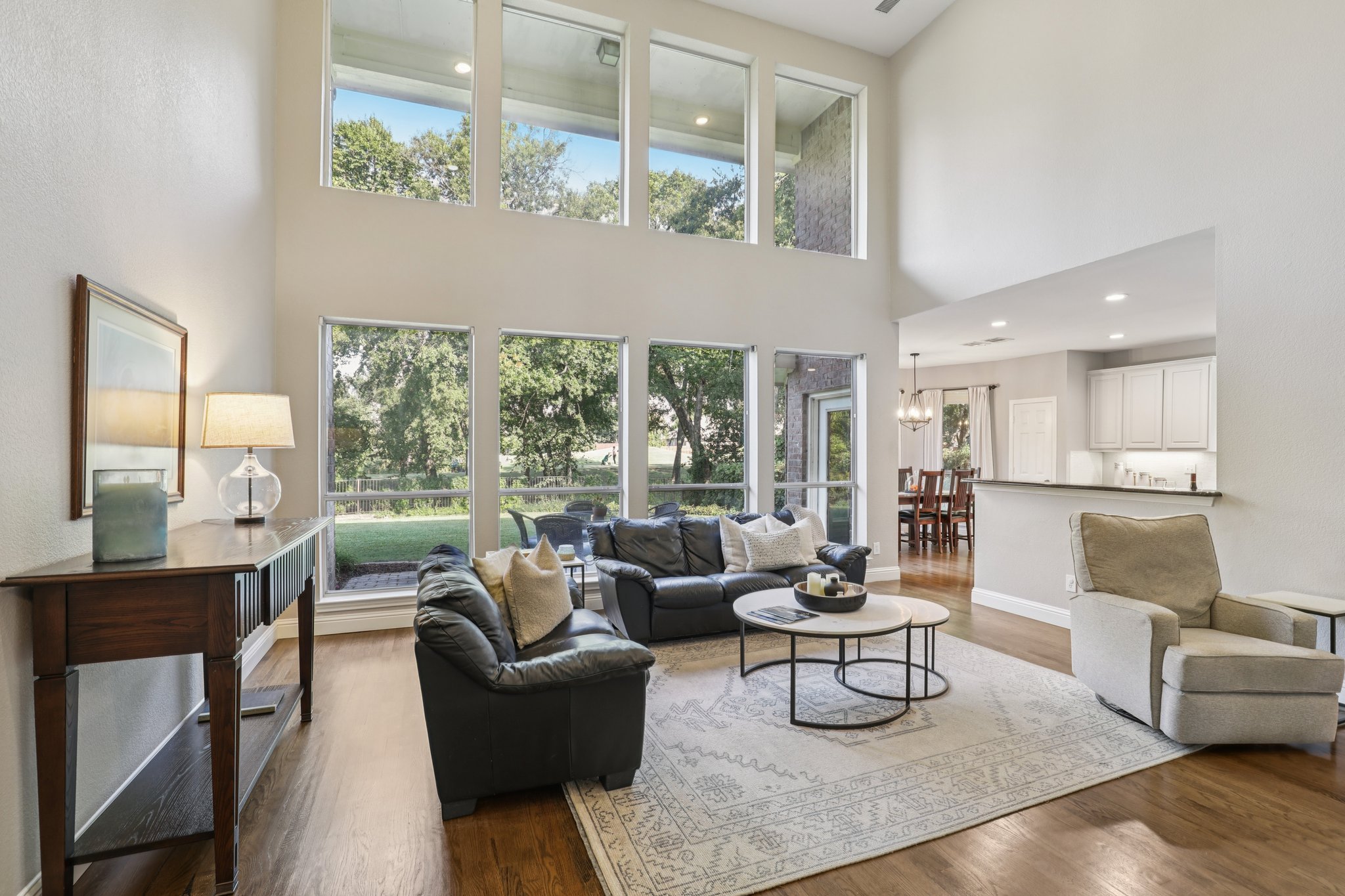 Longview Dr-S0210-011.jpg