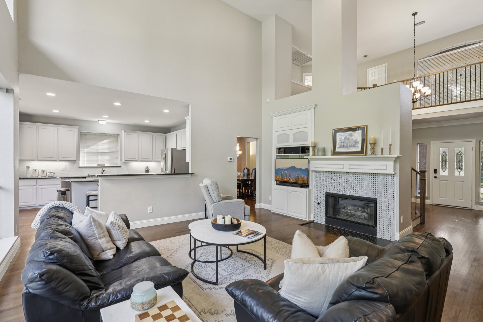 Longview Dr-S0210-013.jpg