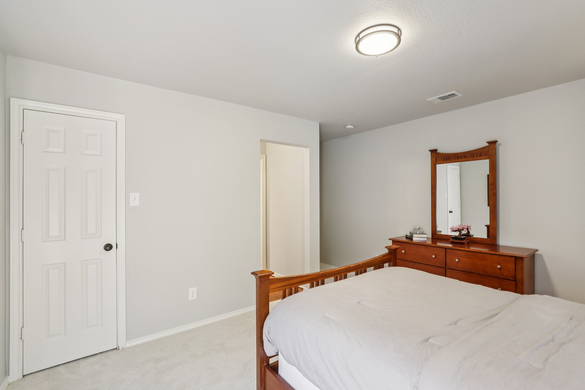 Longview Dr-S0210-023.jpg