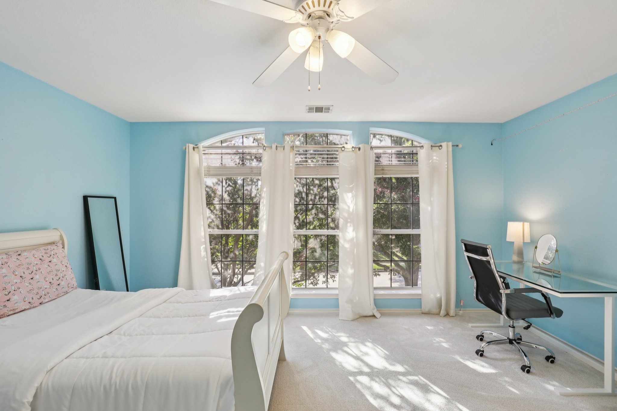 Longview Dr-S0210-028.jpg