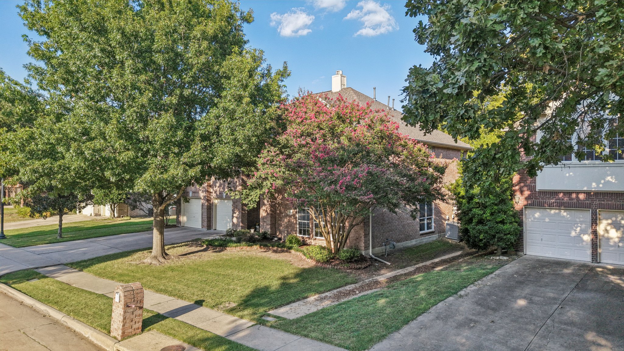 Longview Dr-S0210-044.jpg