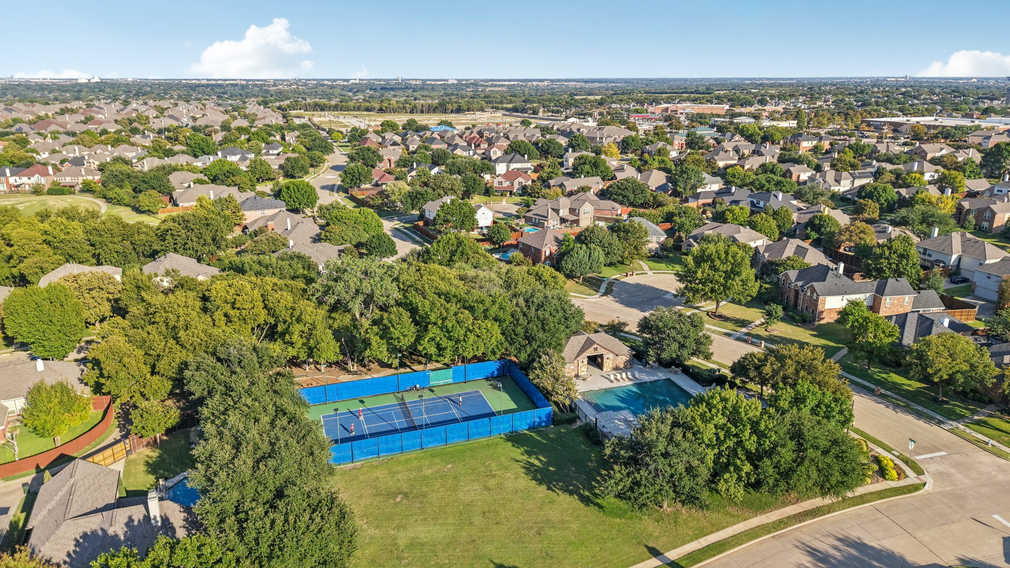Longview Dr-S0210-052.jpg