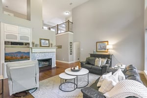 Longview Dr-S0210-012.jpg