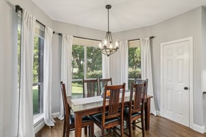 Longview Dr-S0210-014.jpg
