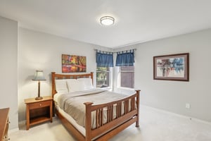 Longview Dr-S0210-021.jpg