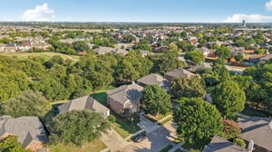 Longview Dr-S0210-047.jpg
