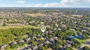 Longview Dr-S0210-050.jpg