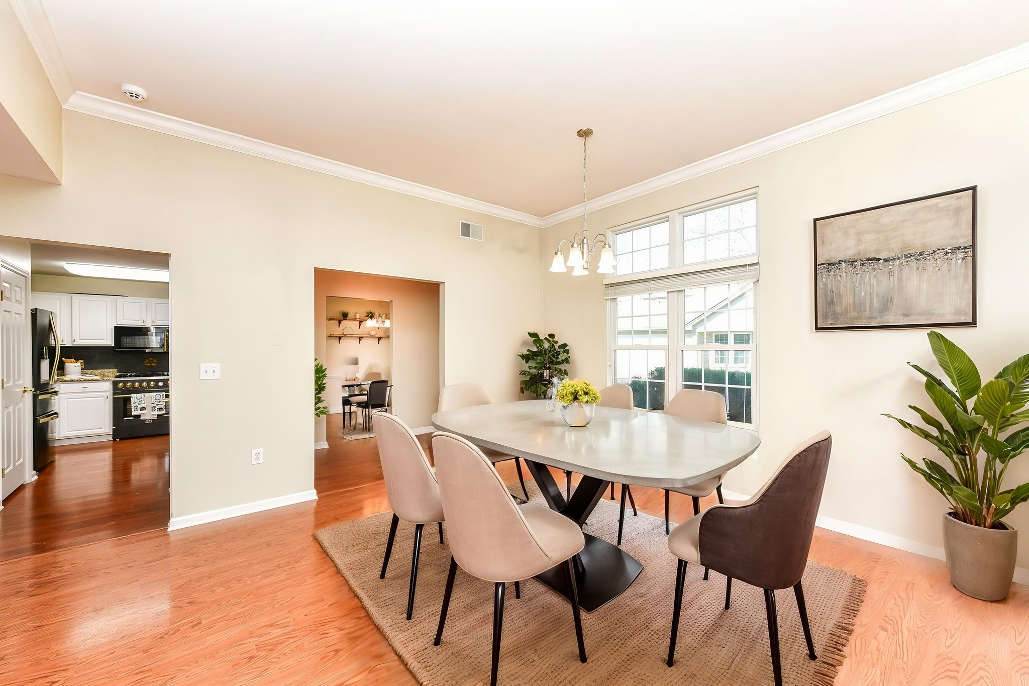 DSC_3697 virtually staged.jpeg