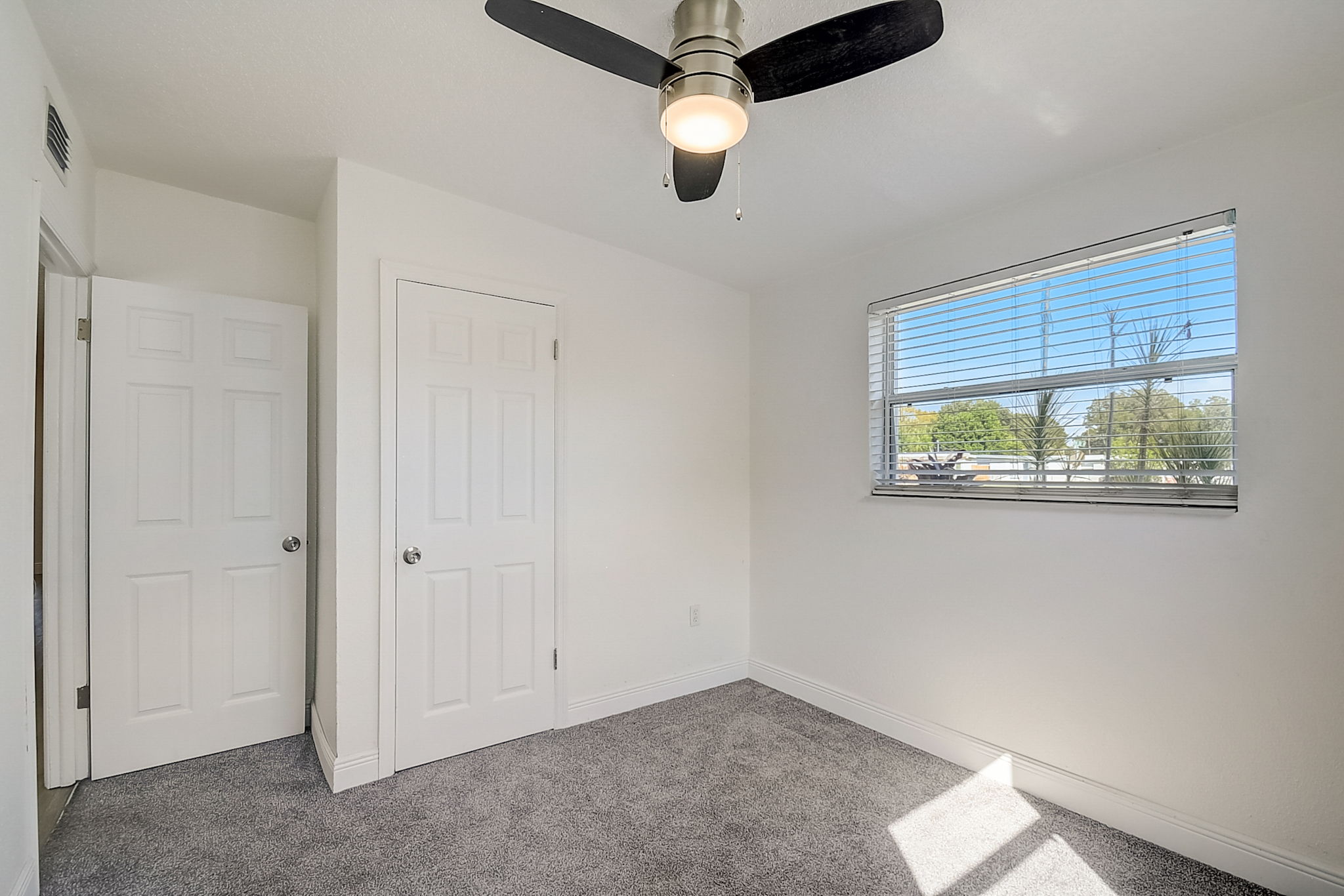 9218-86th-st-seminole-fl-33777-showingtime-listing-media-services