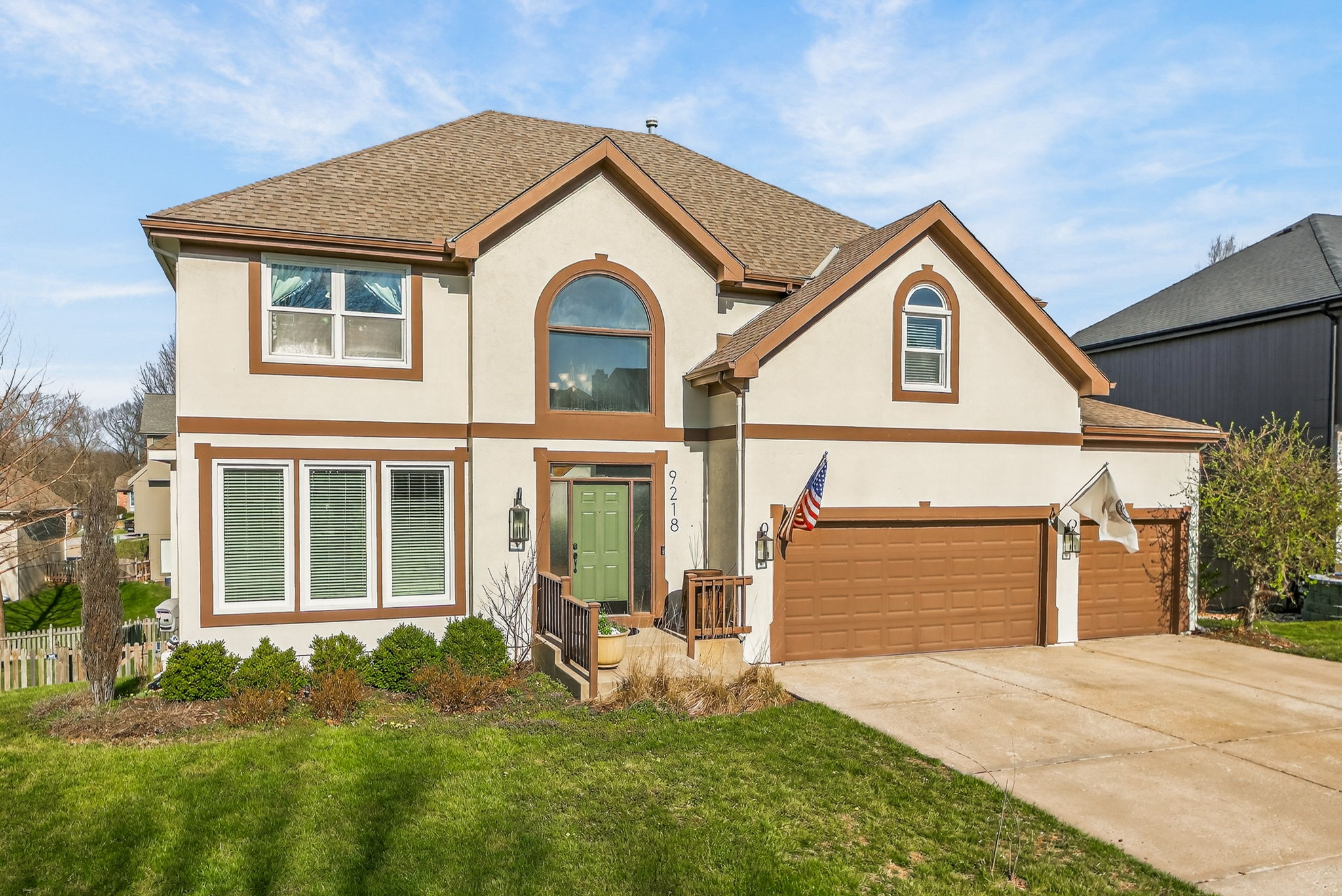 9218 N Virginia Ave-002