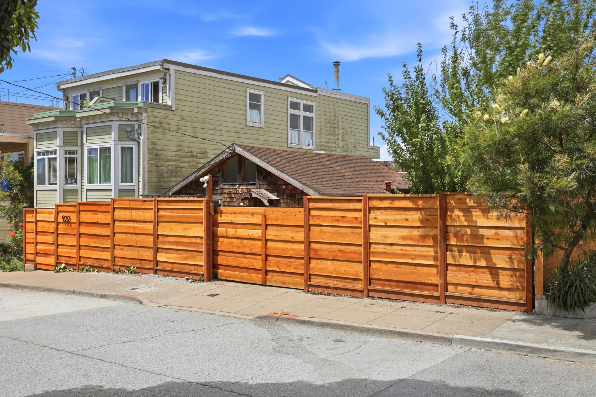003_F8_922 Carolina St