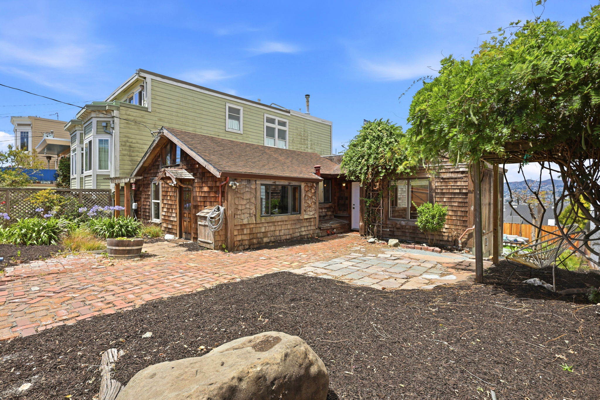 005_F8_922 Carolina St