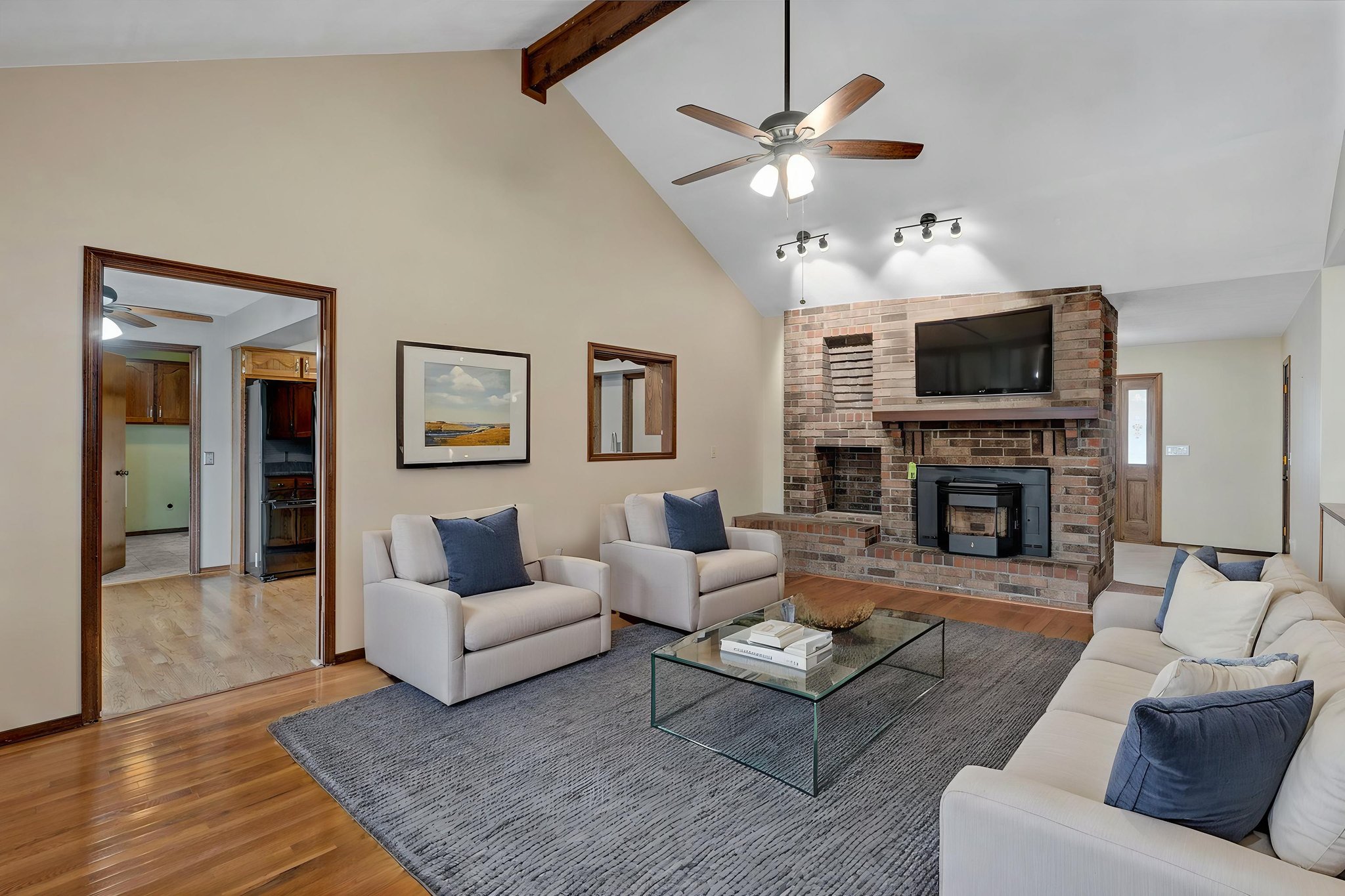 922 E Manchester Dr-13 virtually staged.jpeg