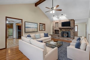 922 E Manchester Dr-13 virtually staged.jpeg