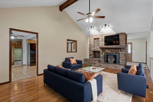 922 E Manchester Dr-13 virtually staged.jpeg