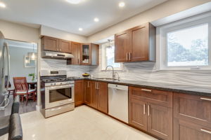  922 Lemar Rd, Newmarket, ON L3Y 1R9, US Photo 10
