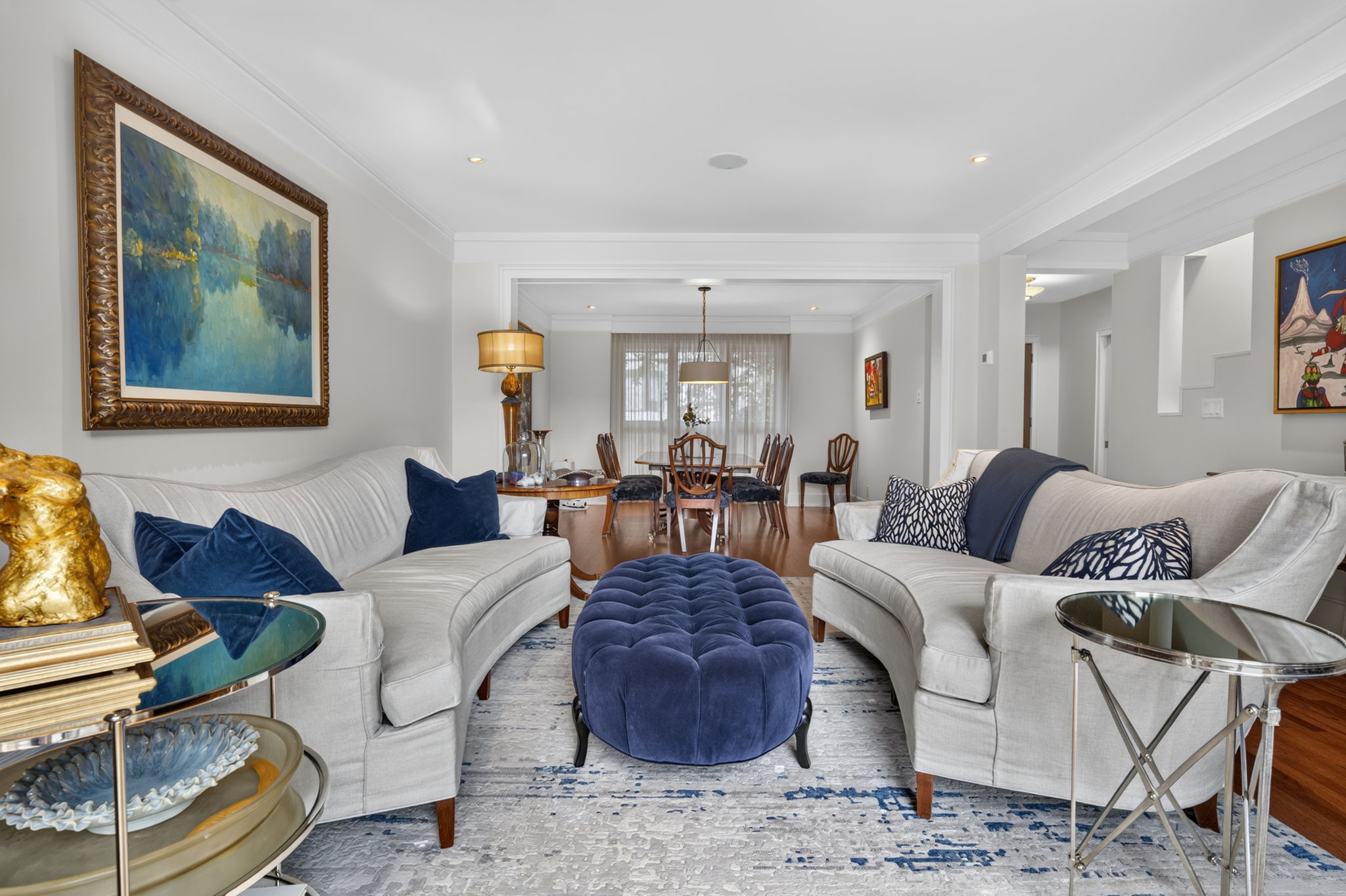 Start the 3D walkthrough of 922 Rideau Road SW