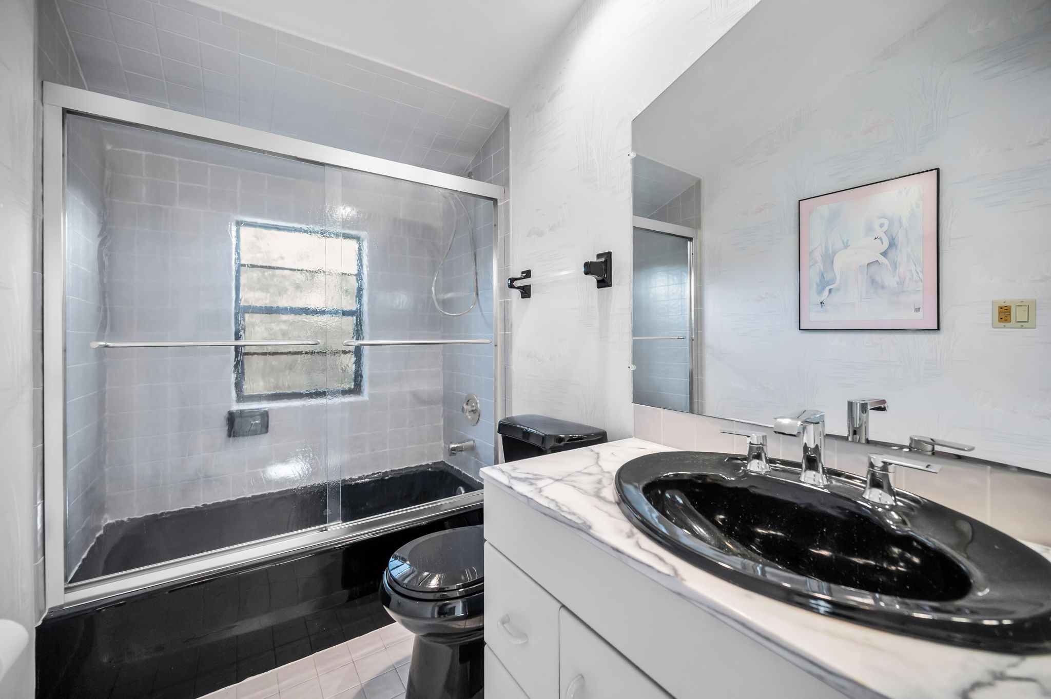 Upper Level Bathroom2