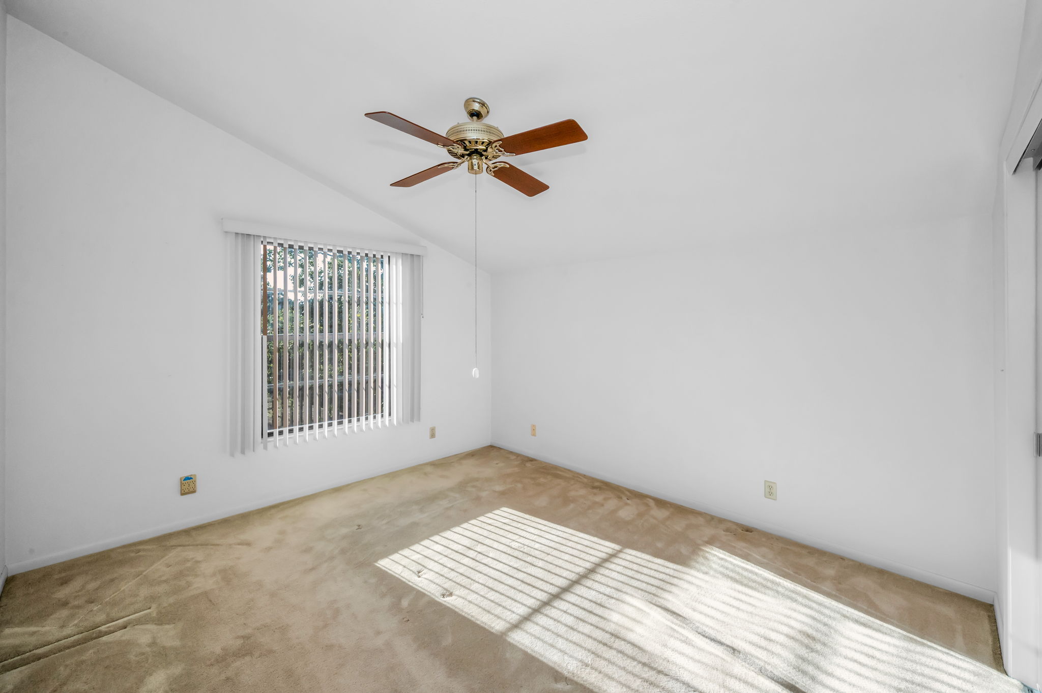 Upper Level Bedroom3