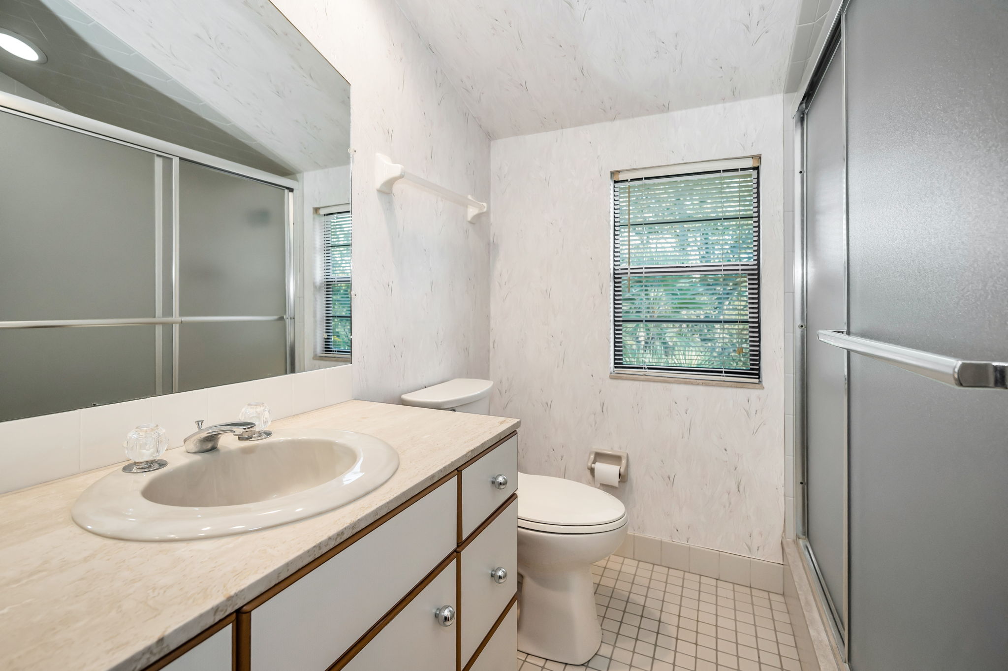 Upper Level Primary Bathroom