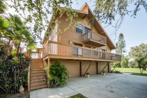 Front Exterior5