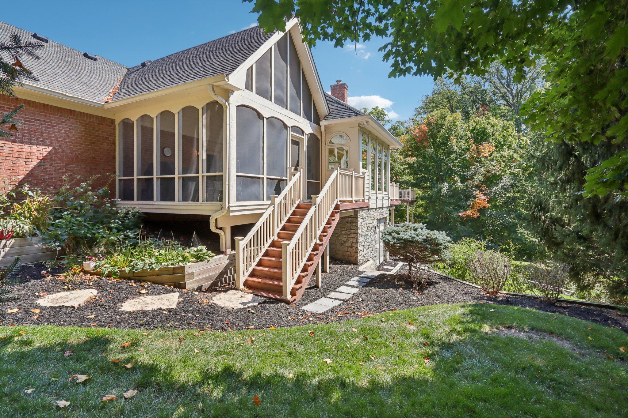 Bluestone Cir-S1909-063.jpg