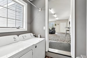 Fargo Rd-S2304-035.jpg