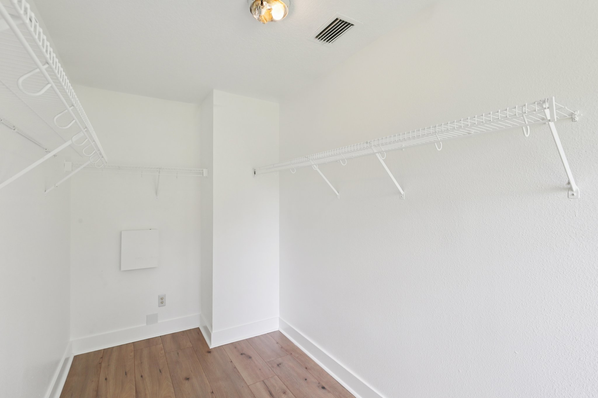 Walk-in closet