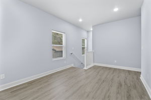  Photo 34