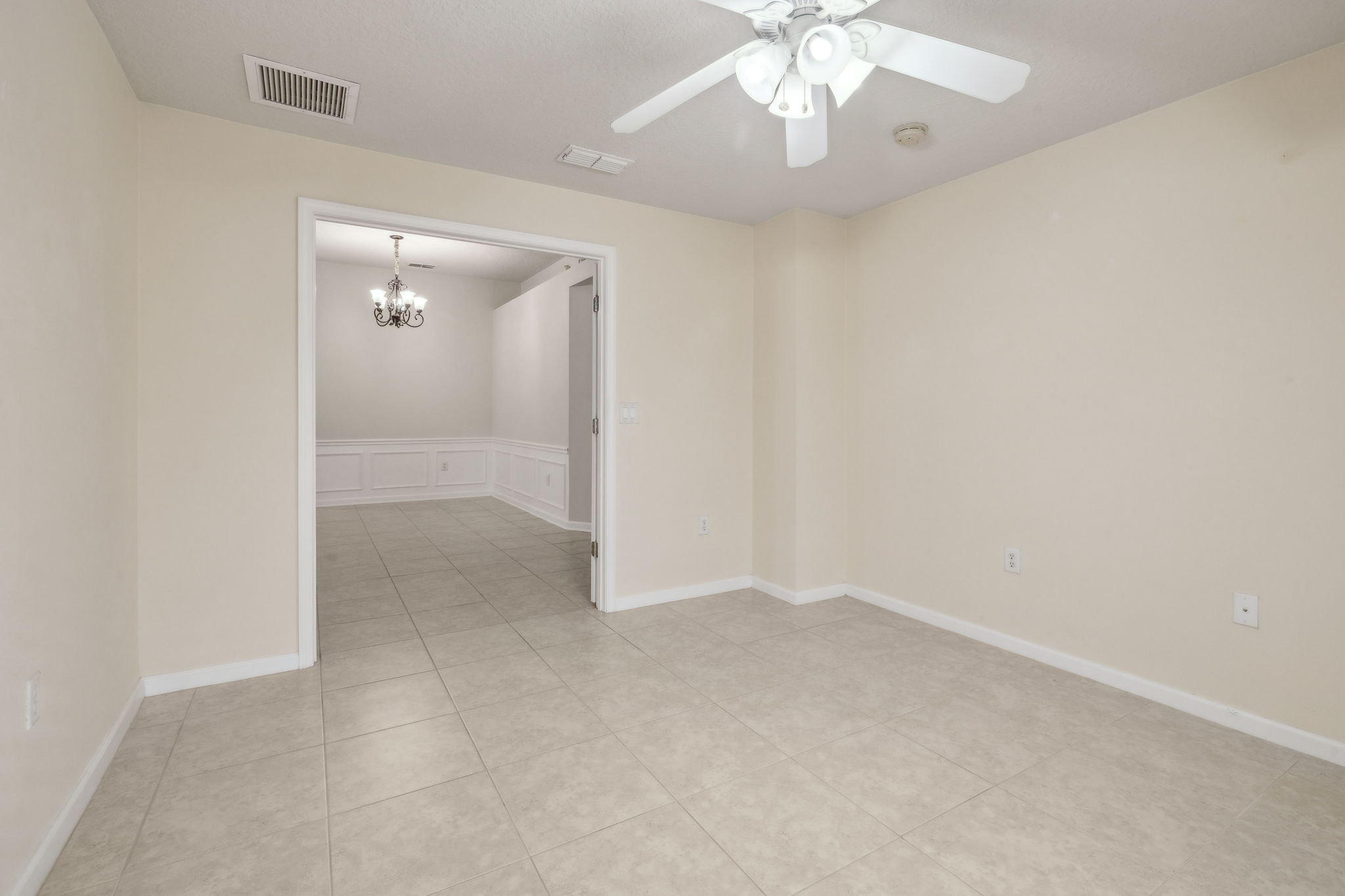Flex/Office/Den with Dining Rm View
