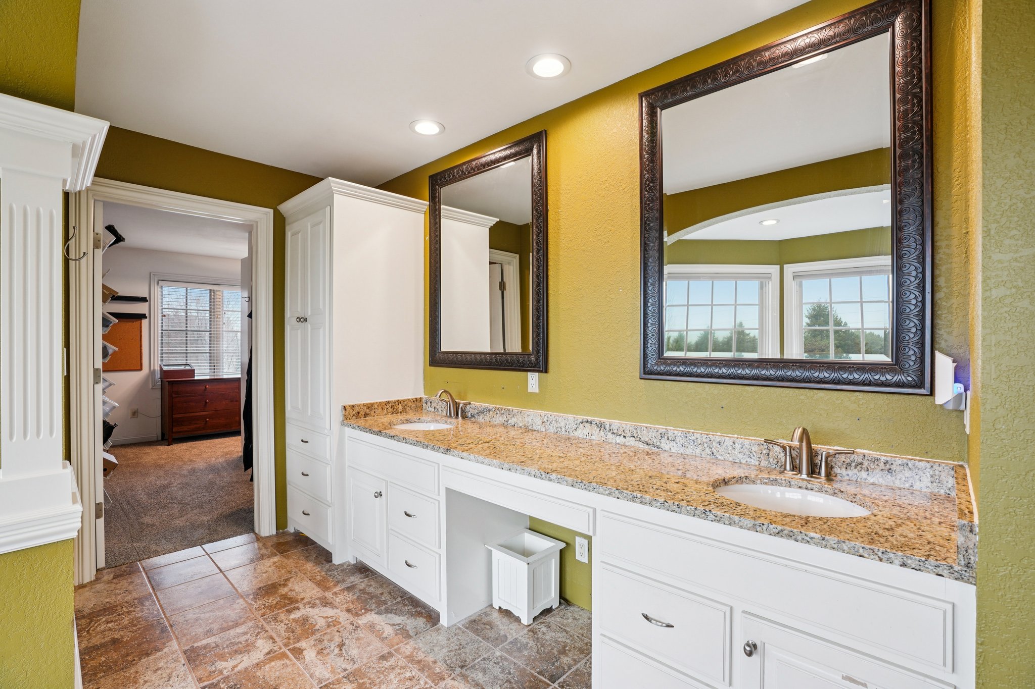 Evergreen Cir-S0603-082.jpg