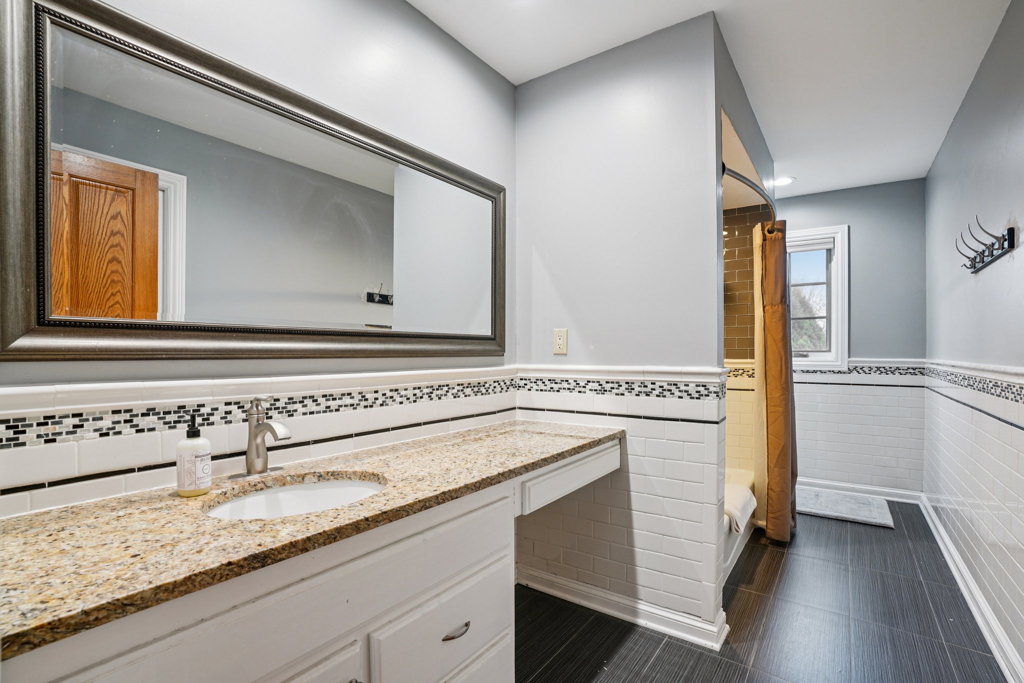 Evergreen Cir-S0603-088.jpg