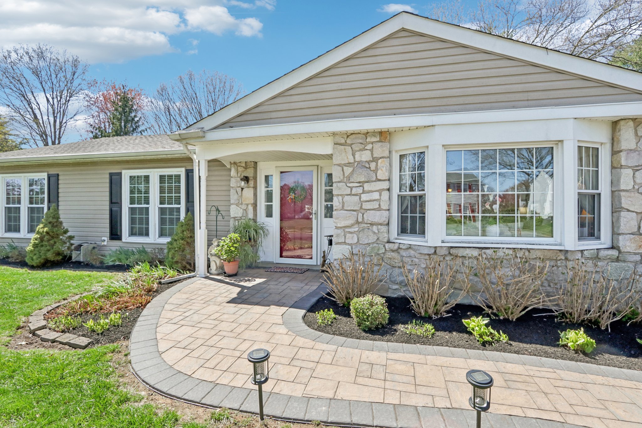 Pickering Dr-S0904-004.jpg